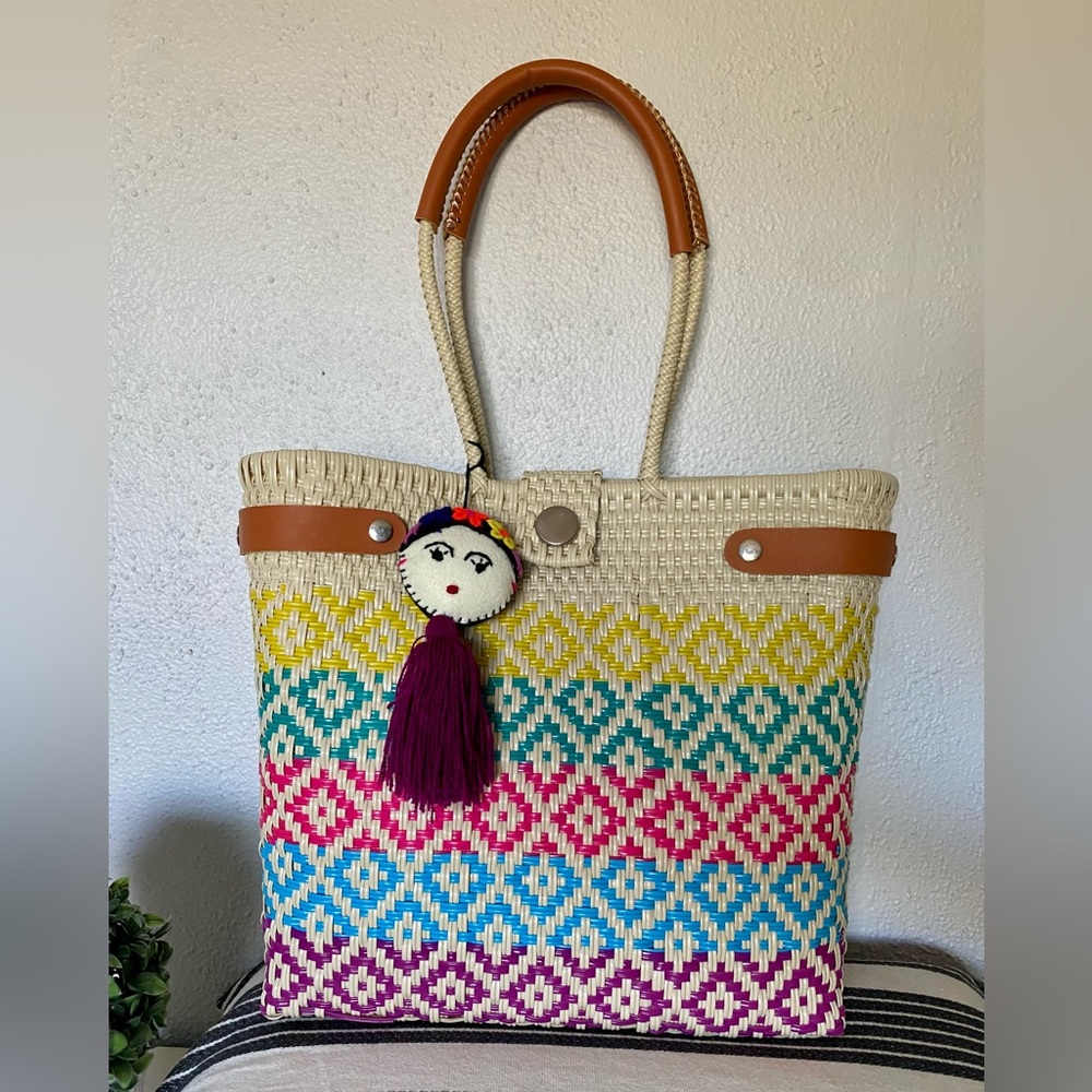 Mexican Handwoven Plastic Tote bag with leather.